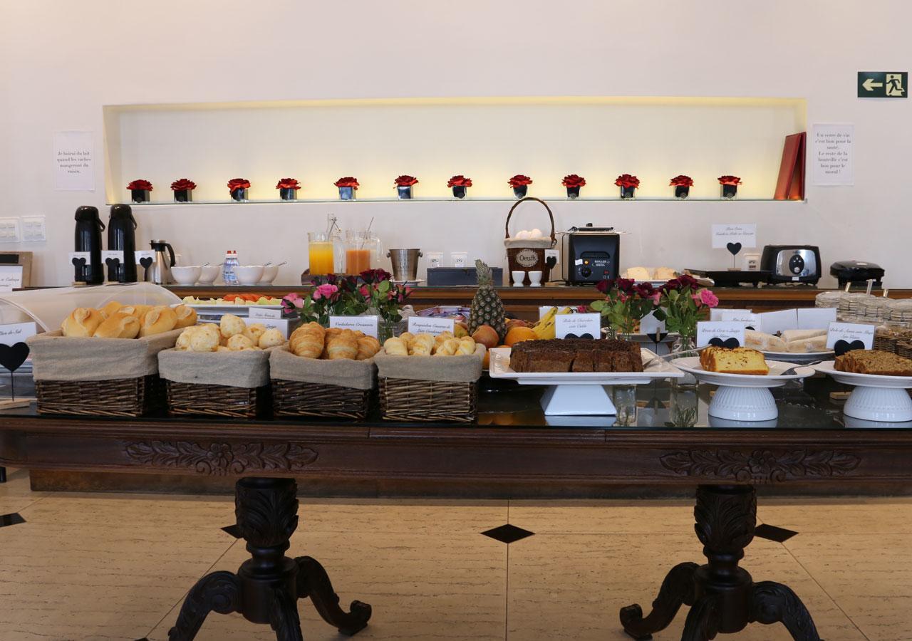 Hotel Saint Louis Pampulha เบโลโอรีซอนชี ภายนอก รูปภาพ