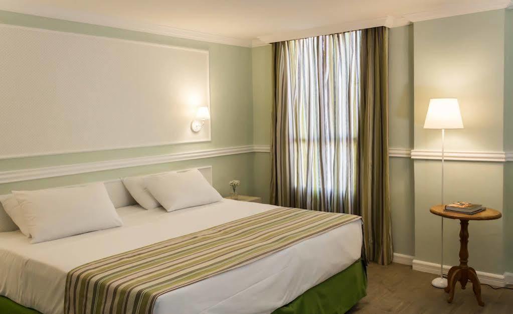 Hotel Saint Louis Pampulha เบโลโอรีซอนชี ภายนอก รูปภาพ