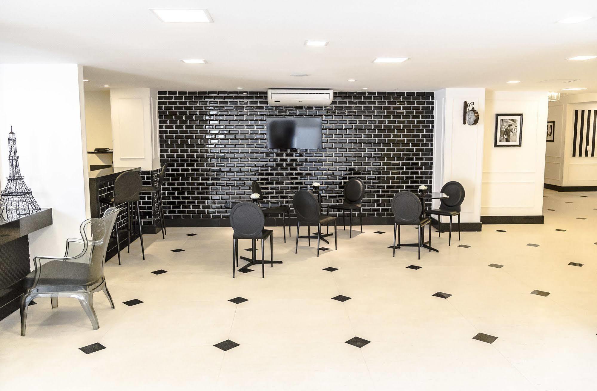 Hotel Saint Louis Pampulha เบโลโอรีซอนชี ภายนอก รูปภาพ